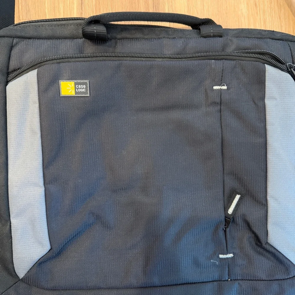 Case Logic Laptop Messenger Bag